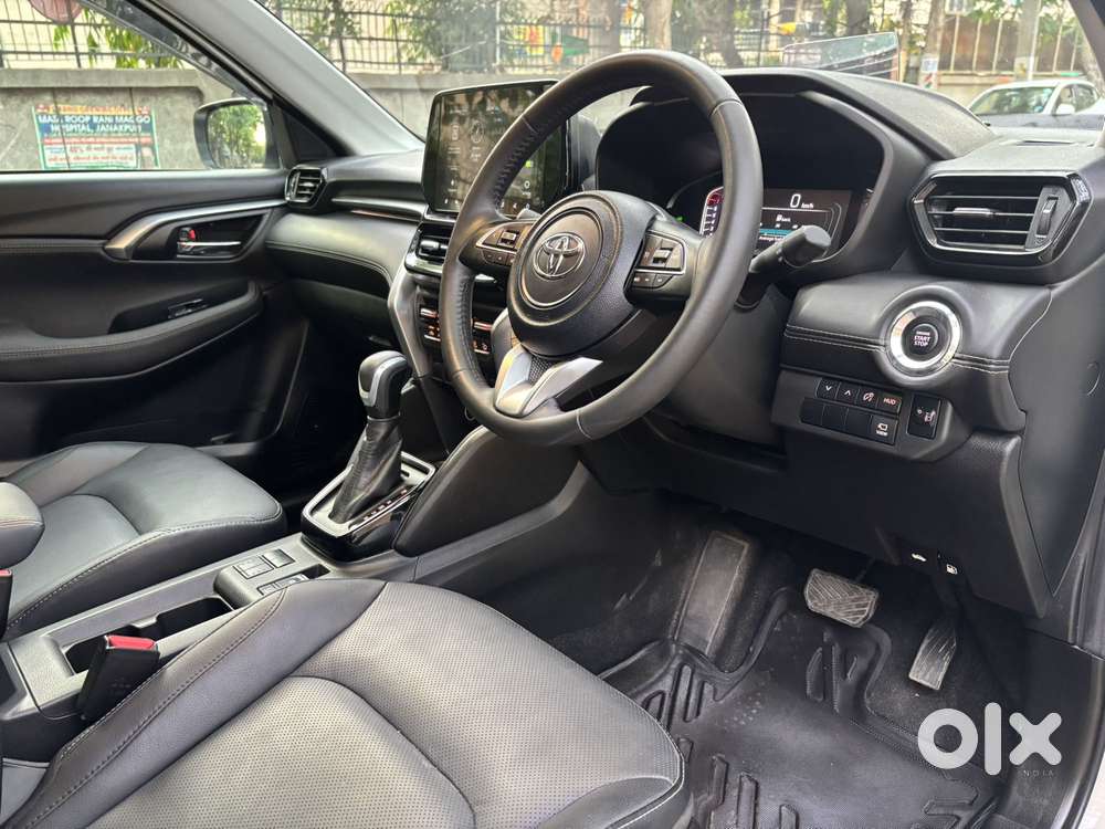 Toyota Urban Cruiser Hyryder 1.5 V Neo Drive At, 2025, Petrol