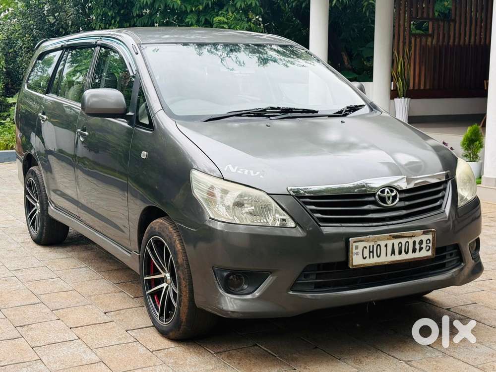 Toyota Innova 2.5 G (diesel) 8 Seater, 2012, Diesel