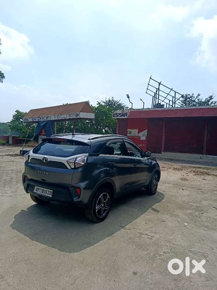 Tata Nexon Top Model Sunroof Diesel