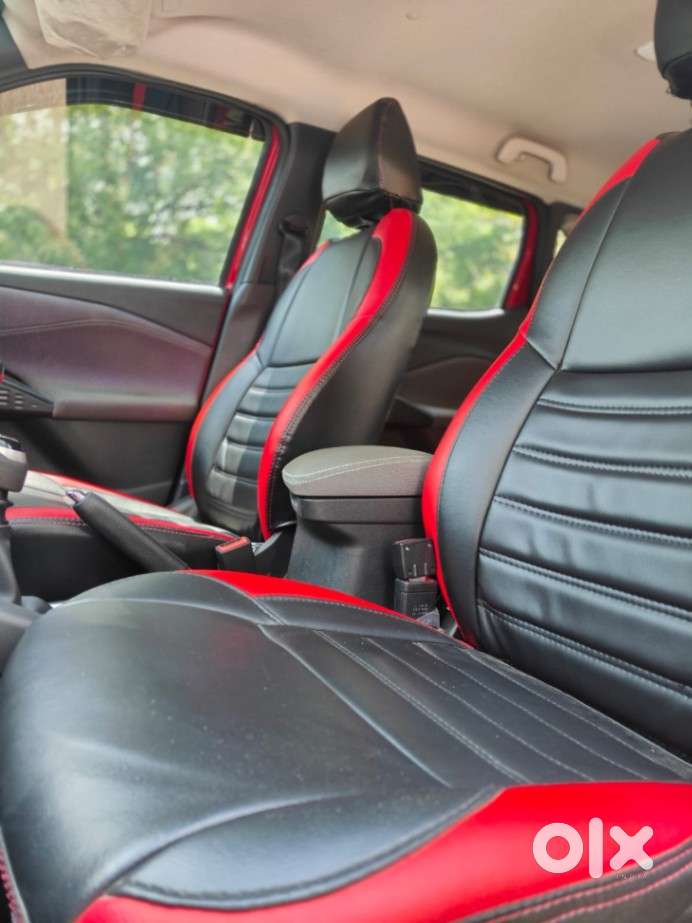 Nissan Magnite N-connecta Mt, 2025, Petrol