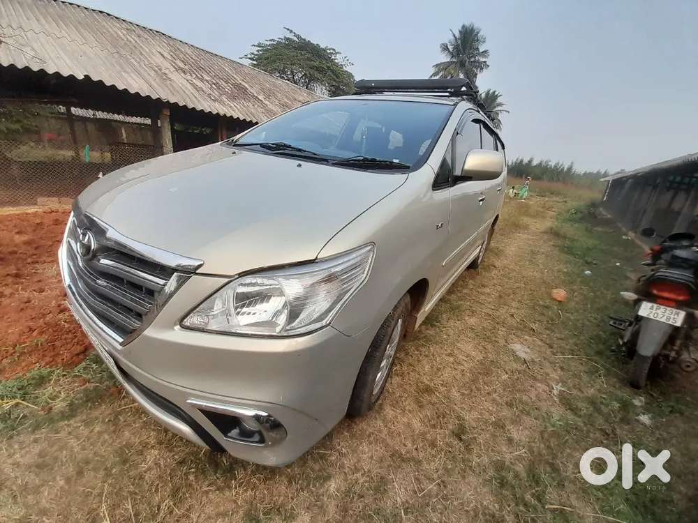 Toyota Innova 2011 Diesel 206000 Km Driven