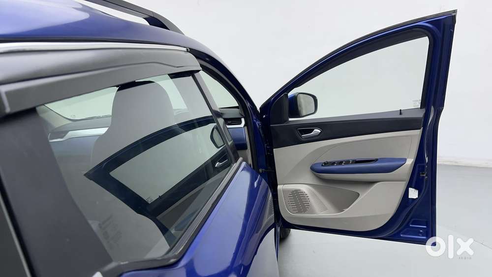 Renault Triber Rxz, 2021, Petrol