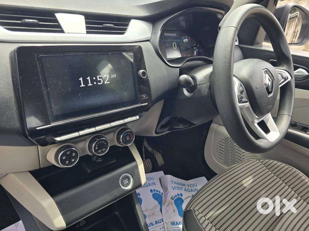 Renault Triber Rxz, 2023, Petrol