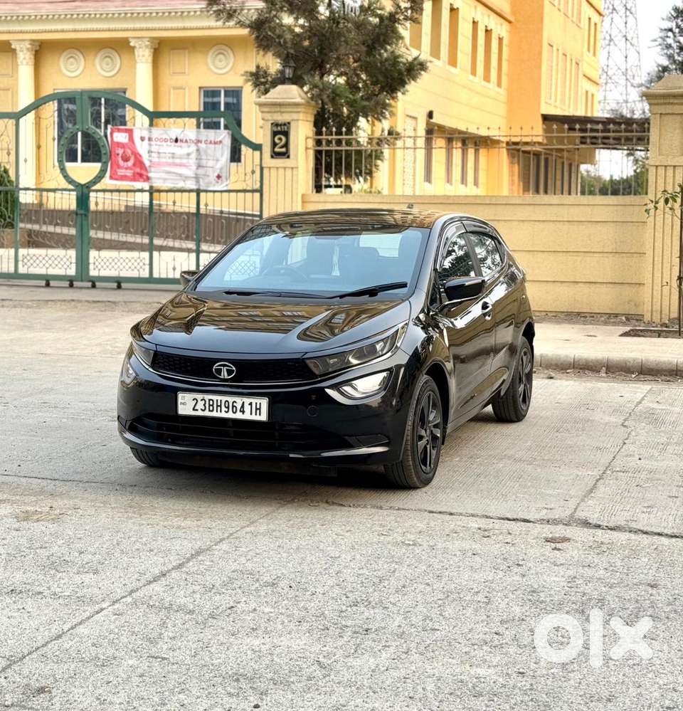 Tata Altroz Xz Plus (s), 2023, Petrol
