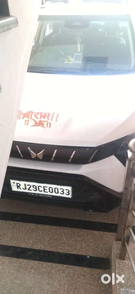Mahindra Xuv 3xo Ax5l Tgdi Petrol Mt Top Model Fully-featured Loaded