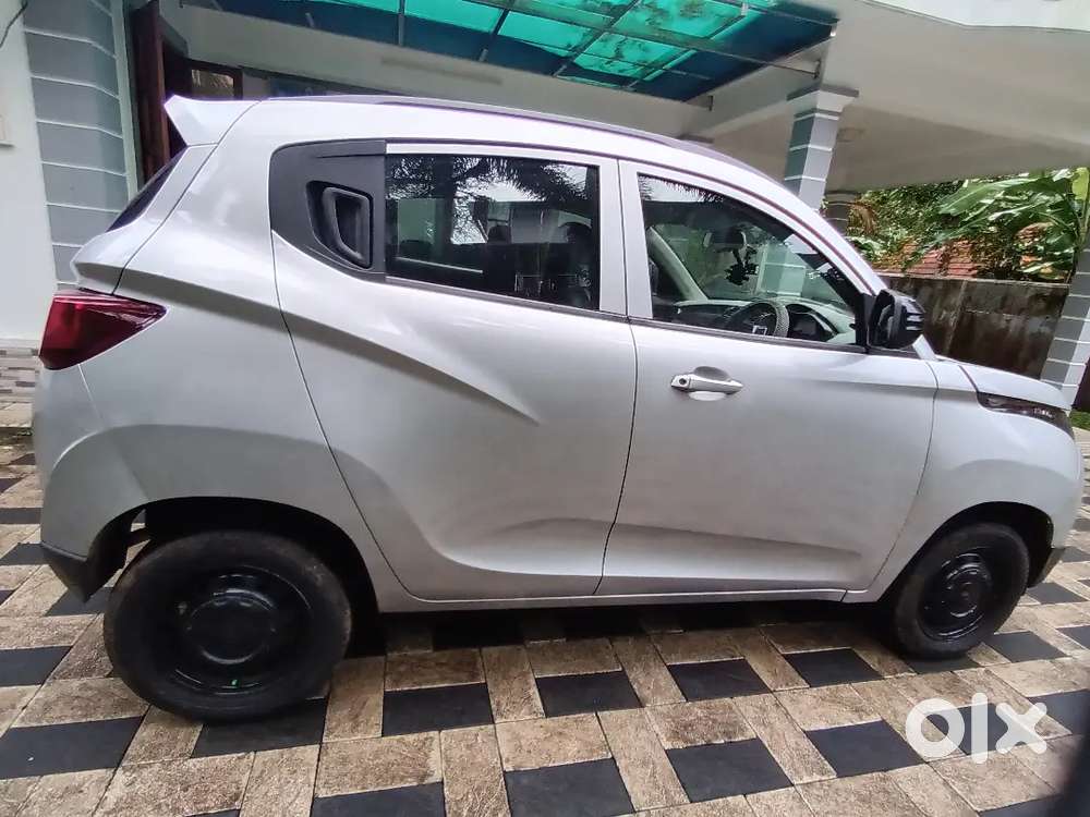 Mahindra Kuv100 Nxt Petrol 2017