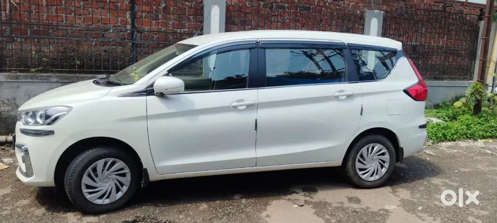 Maruti Suzuki Ertiga Zxi 2023 Habreed Petrol