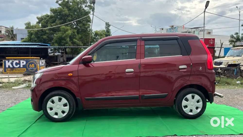 Good Condition Government Employee Car Pin To Pin Showroom Track