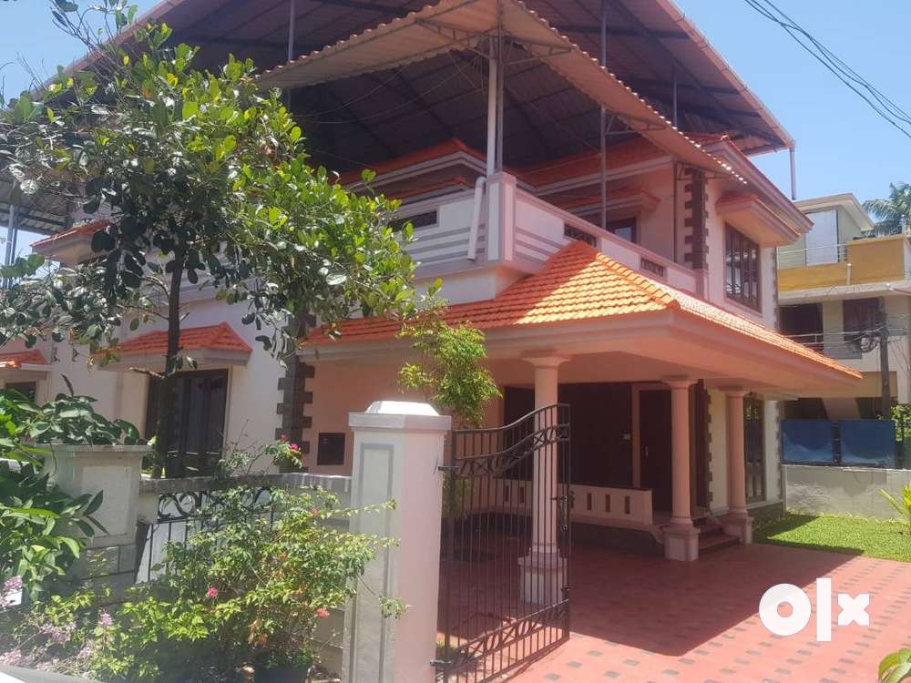 7.4 CENT 2600 SQFT 4 BHK GATED VILLA THEVARA. - For Sale: Houses ...