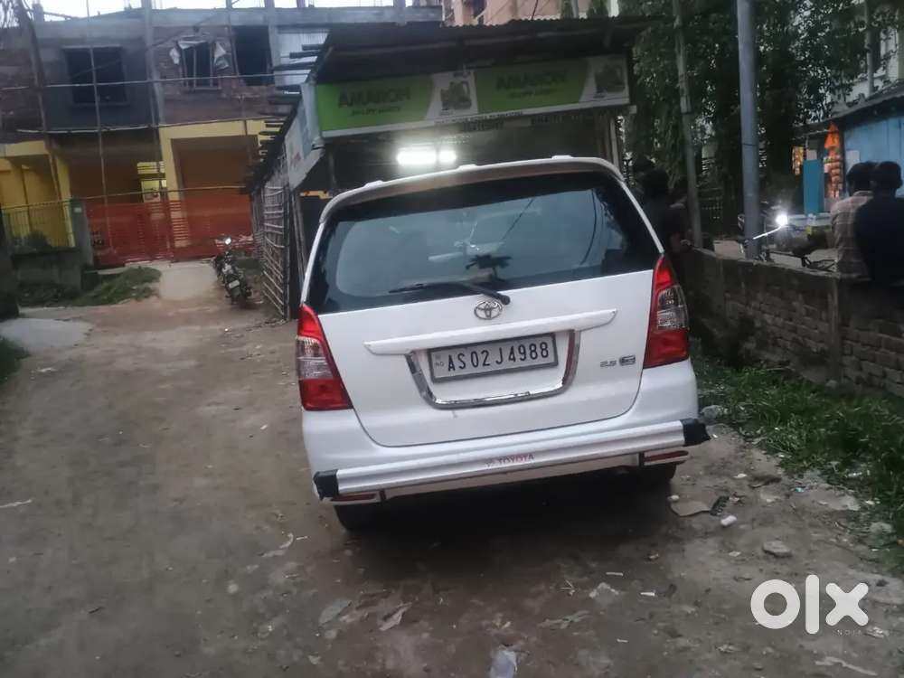 Toyota Innova 2012, 2.5g 7-seater