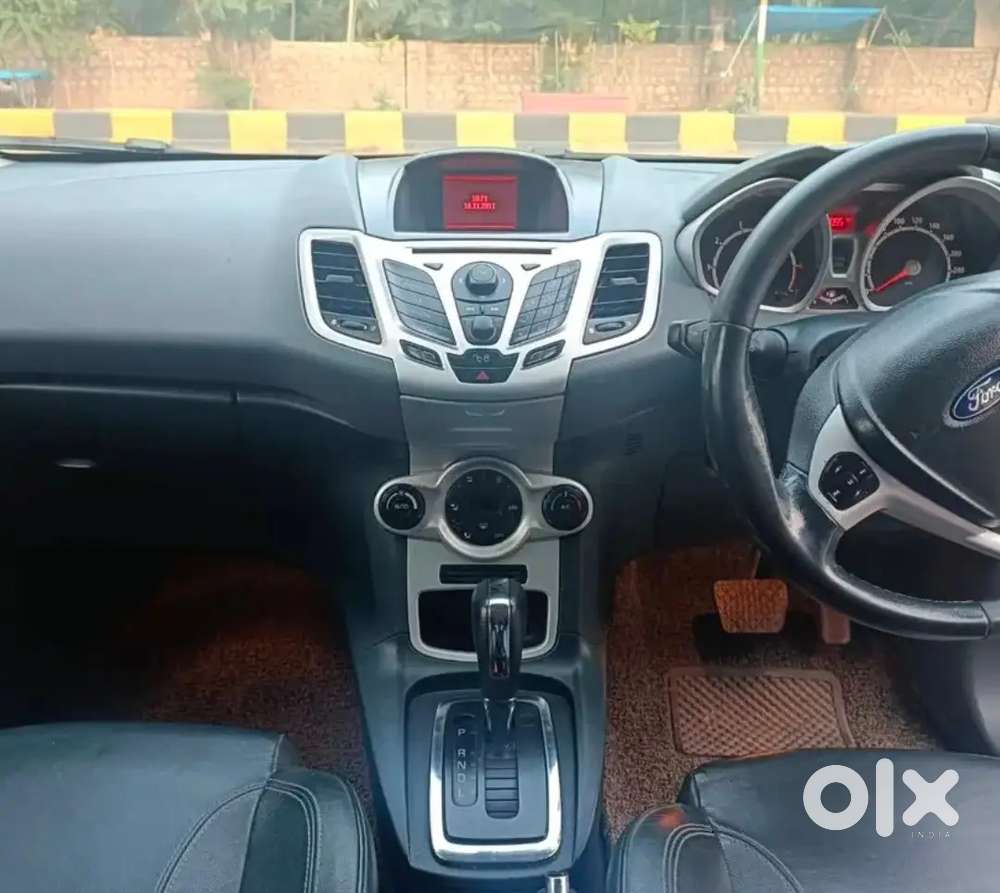 Ford Fiesta Titanium 2012 Petrol