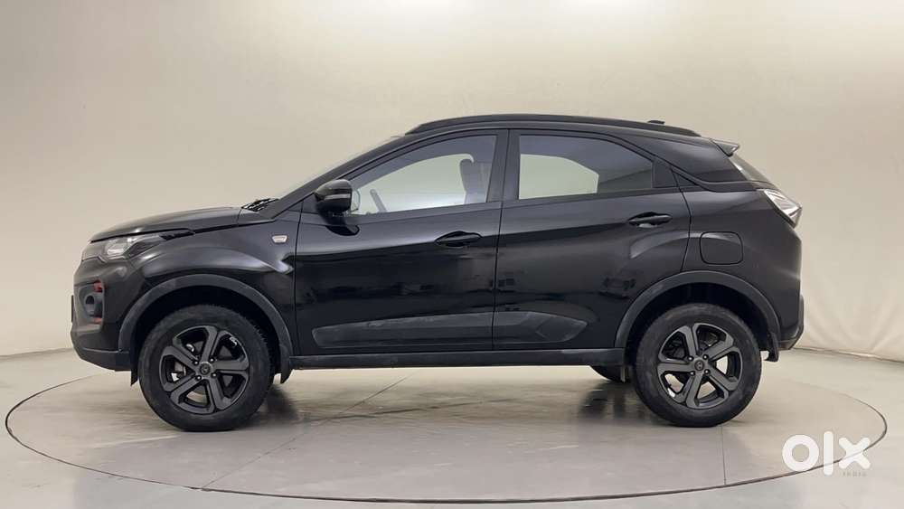 Tata Nexon 1.2 Revotron Xz Plus Luxs Red Dark Edition Amt, 2023, Pet..