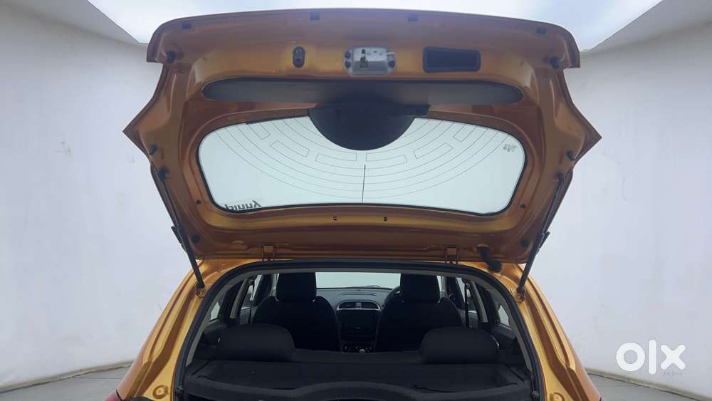 Tata Tiago Xza, 2017, Petrol