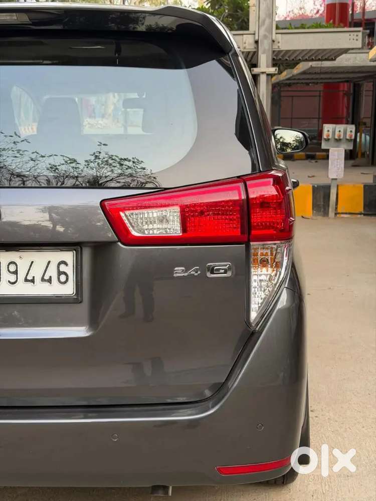 Toyota Innova Crysta G At 2022