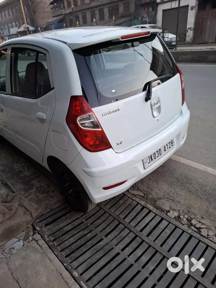 2013 Hyundai I10 Sportz  White, Petrol,new Tyres,excellent Condition