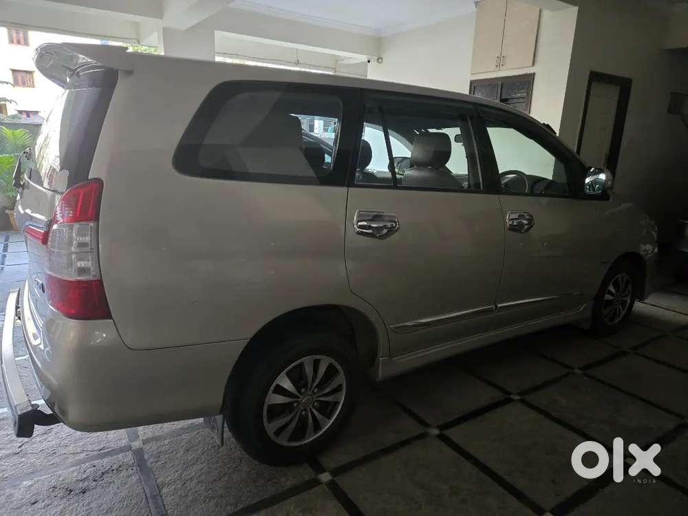 Toyota Innova 2015