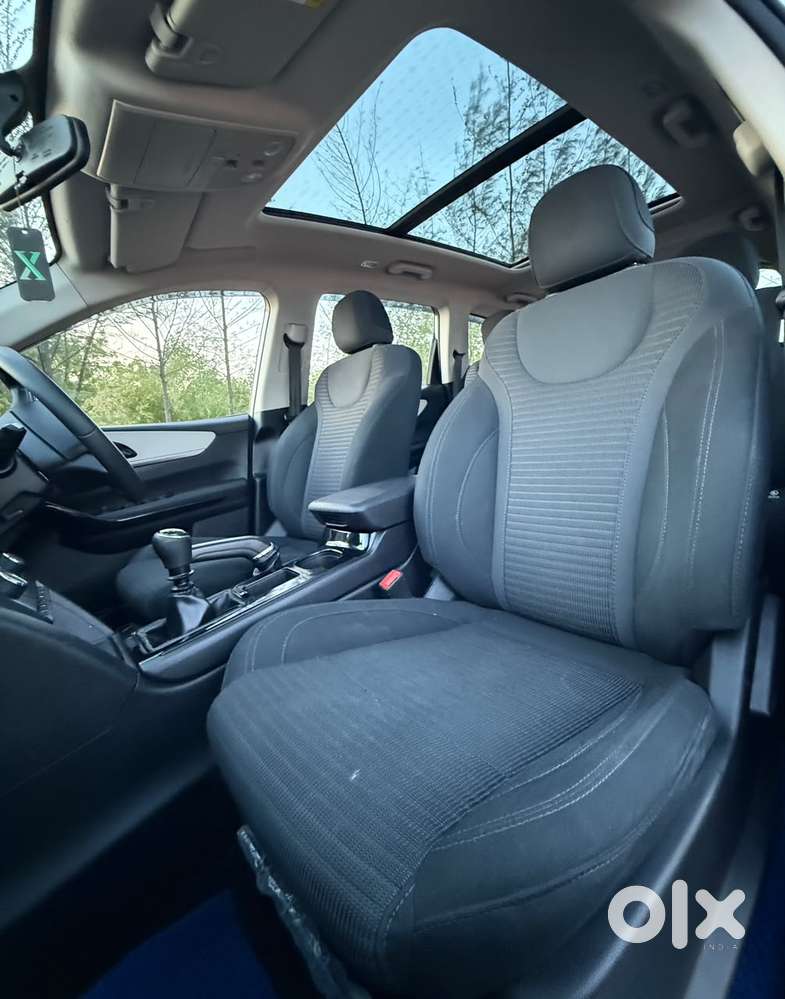 Mahindra Xuv700 2.2 Ax 5 Diesel Mt 7 Str, 2023, Diesel