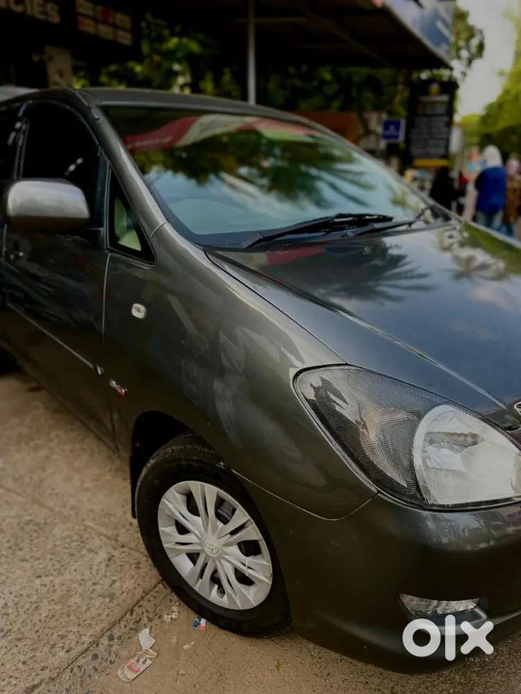 Toyota Innova 2010