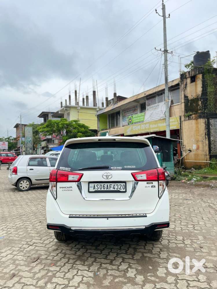 Toyota Innova Crysta 2.4 G Mt 8s, 2022, Diesel