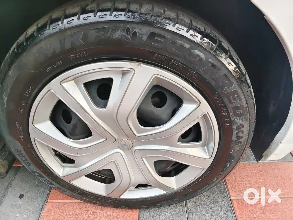 Tata Altroz Xm Plus S Petrol 2024