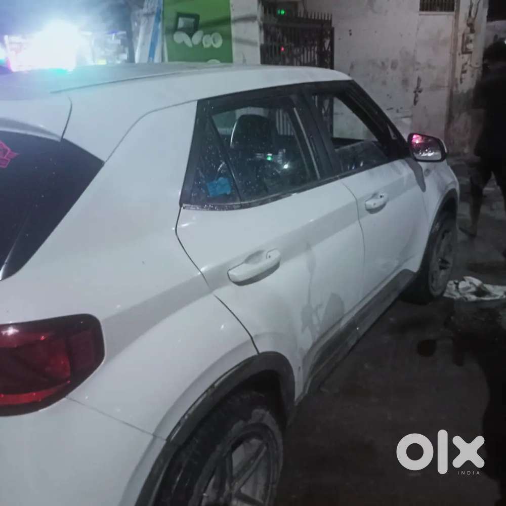 Hyundai Venue 2020 Petrol Well Maintained