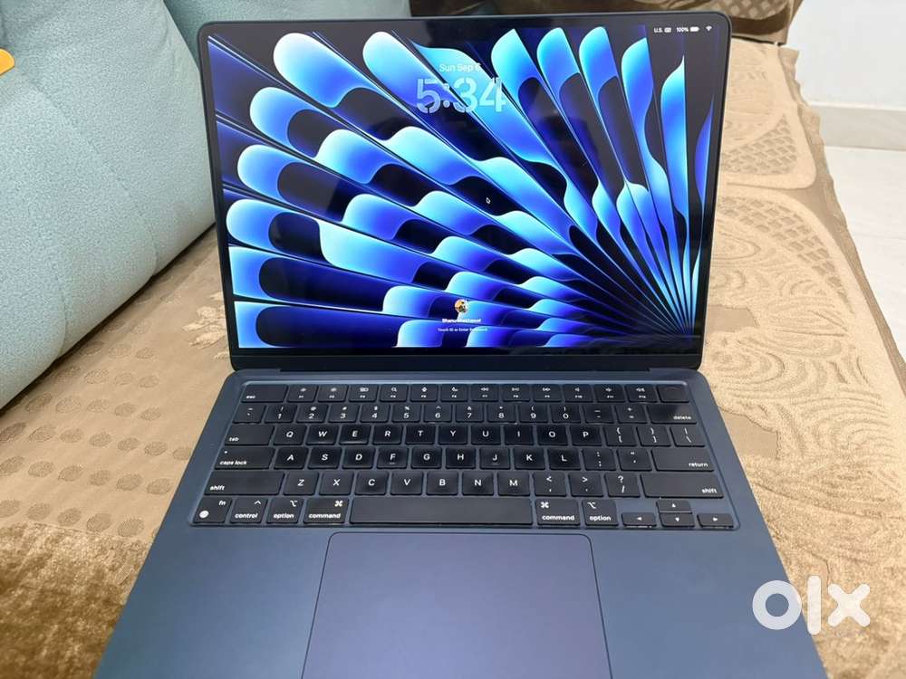 macbook air m2 8gb ram or 256gb storage midnight colour