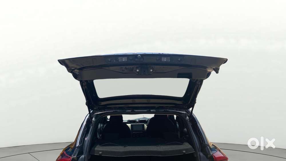 Nissan Magnite 1.0 Xv, 2022, Petrol