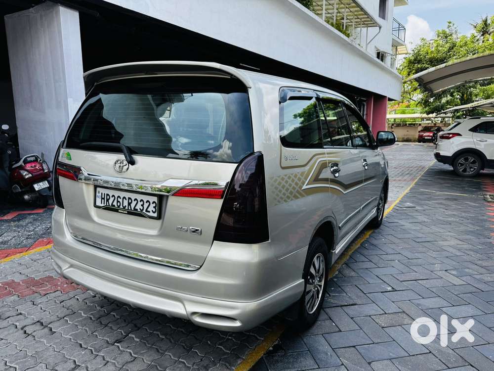 Toyota Innova 2.5 Zx 7 Str Bs-iv, 2015, Diesel