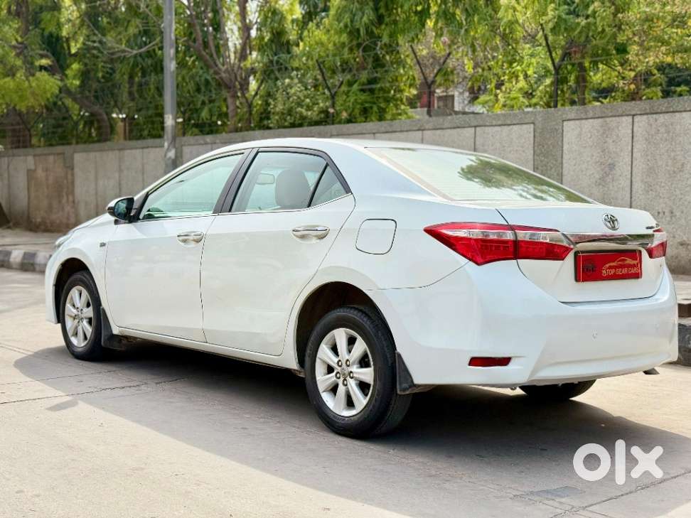 Toyota Corolla Altis G At, 2015, Petrol