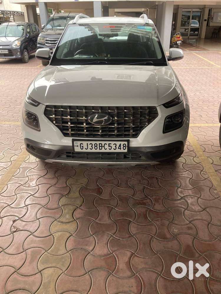 Hyundai Venue Petrol At 2020