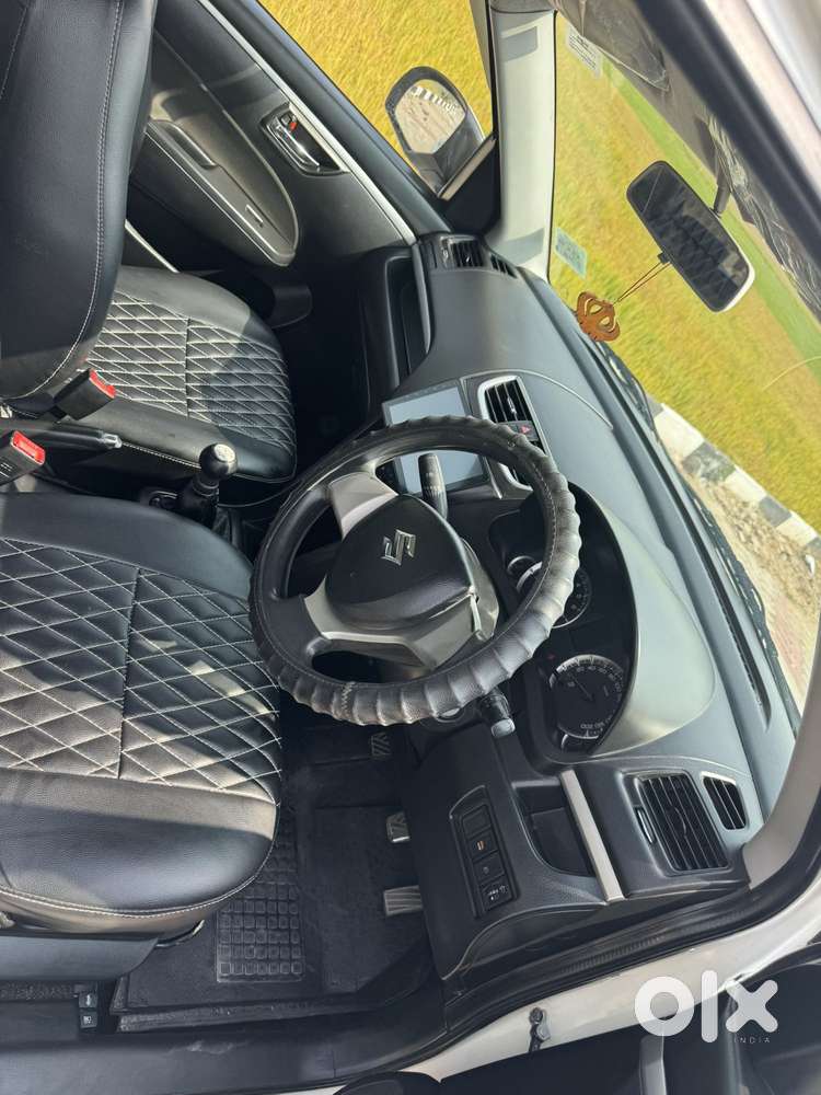Maruti Suzuki Swift Vxi With Abs, 2015, Petrol