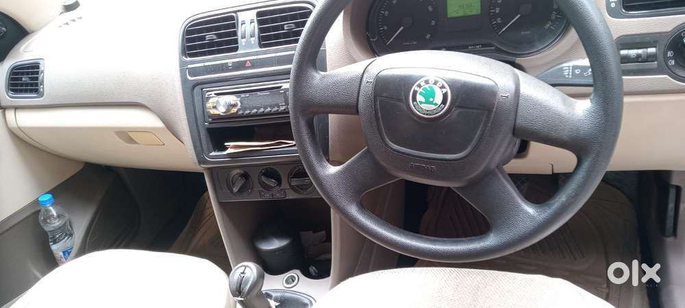 Skoda Rapid 1.6 Mpi Ambition, 2012, Petrol