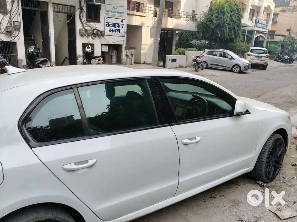 Skoda Superb Elegance 2012