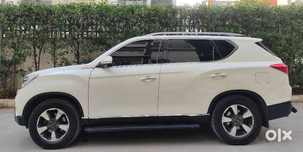 Mahindra Alturas G4 4wd At, 2021, Diesel