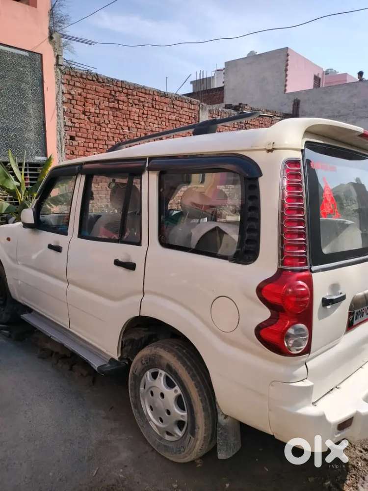 Mahindra Scorpio Classic 2011 Diesel 200000 Km Driven