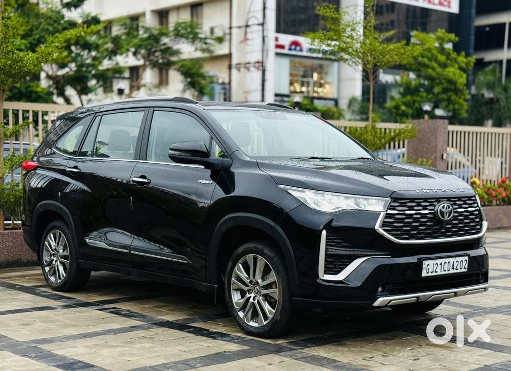 Toyota Innova Hycross 2.0 Zx Hybrid 7 Str, 2023, Petrol