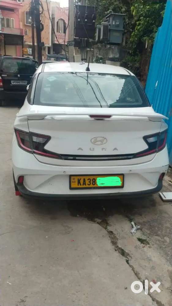 Hyundai Aura 2023 Cng & Hybrids Well Maintained