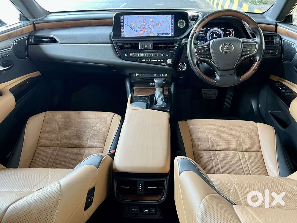 Lexus Es 300h Luxury, 2022, Cng & Hybrids