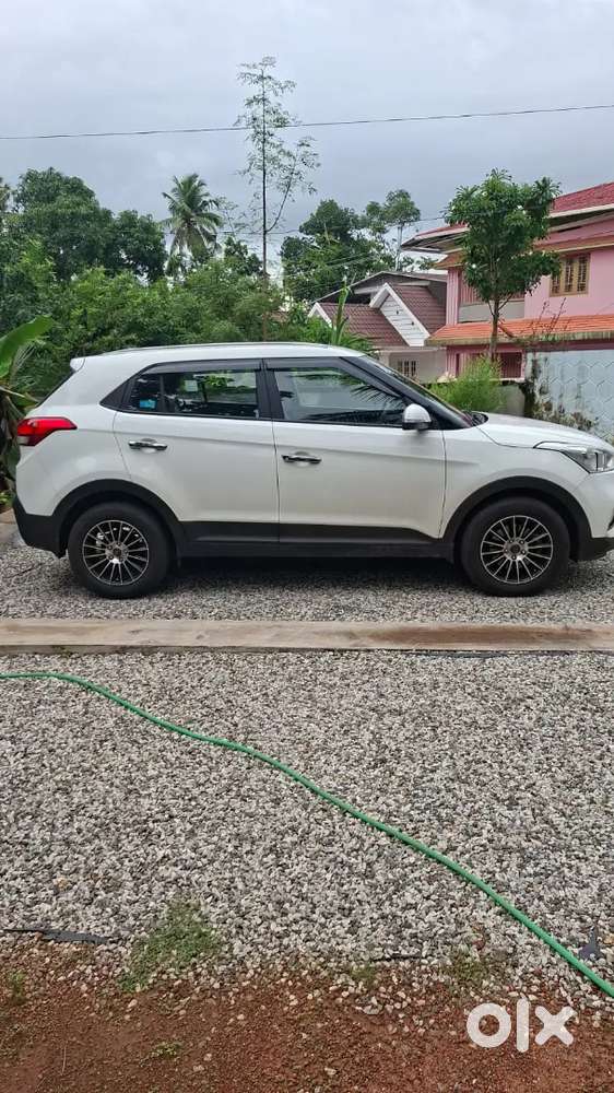 Low Kilometers Creta - 7.25 Lac(slightly Negotiable)