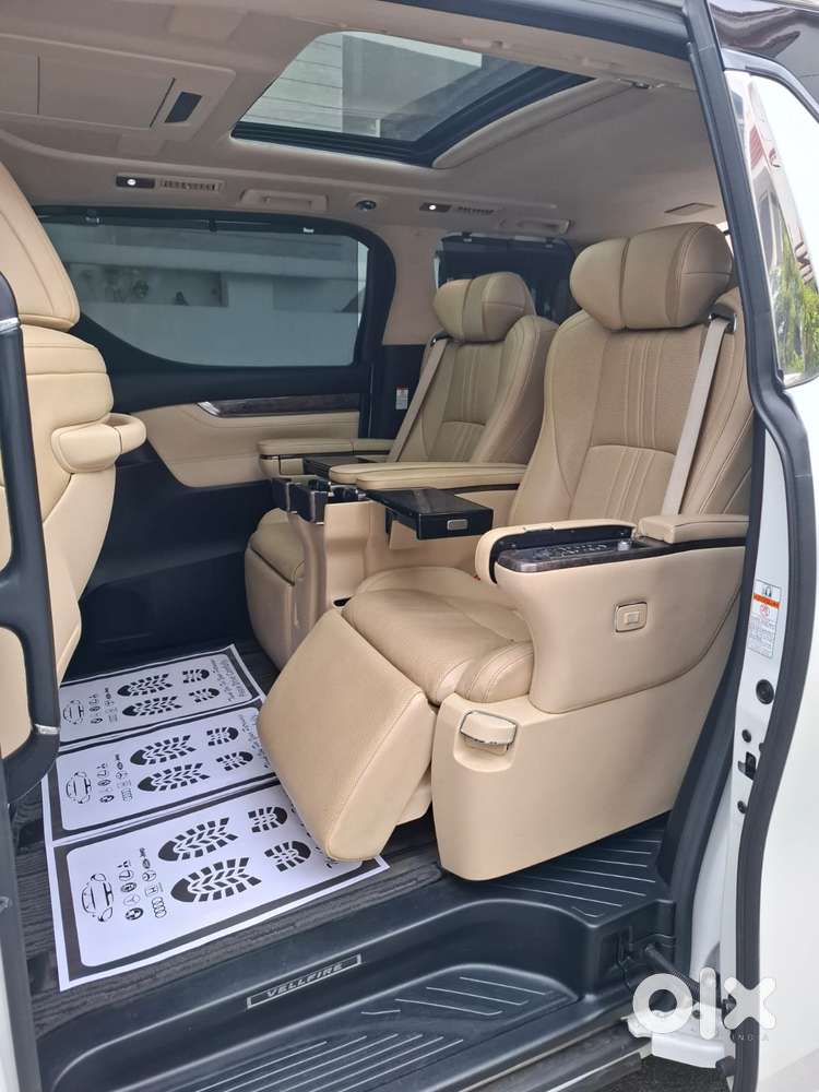 Toyota Vellfire 2.5 Executive Lounge, 2021, Petrol