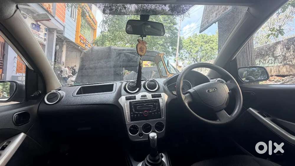 Ford Figo Zxi Petrol 2011