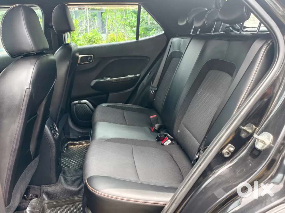 Hyundai Venue Sx(o) 1.0 Turbo Dct Knight Edition, 2023, Petrol