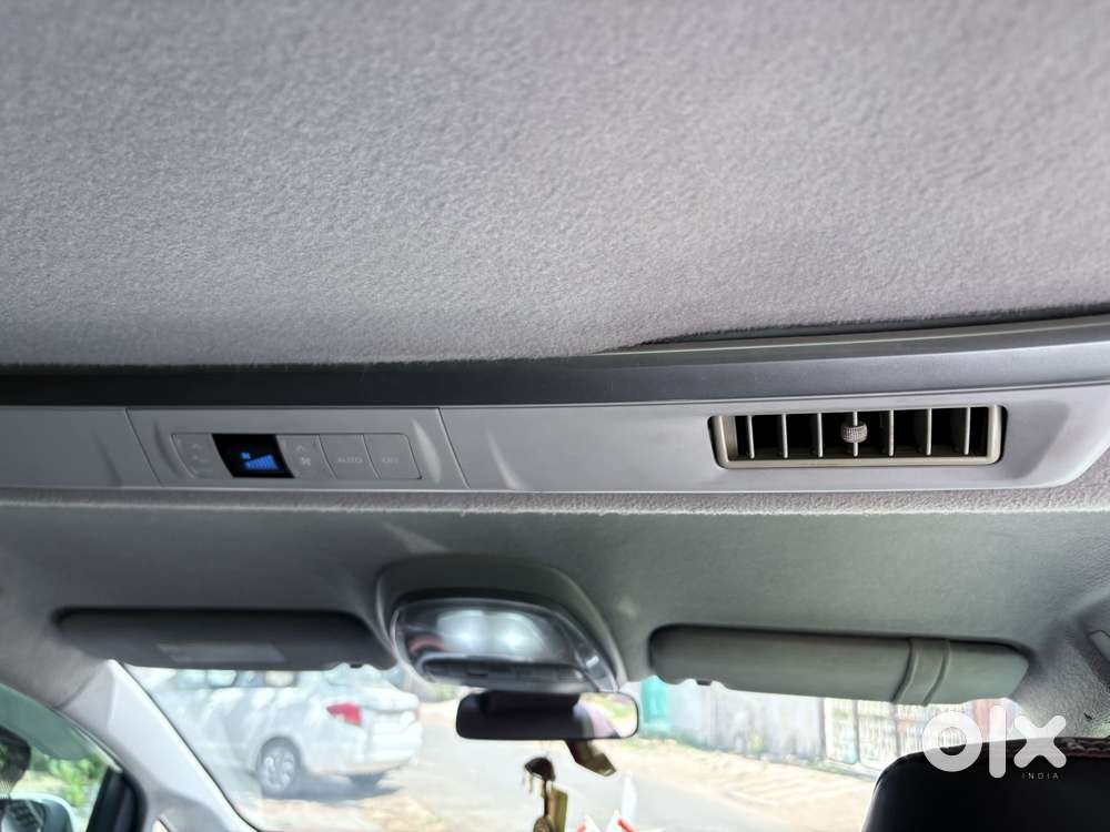 Toyota Innova Crysta 2.4 Vx Mt 8s, 2017, Diesel
