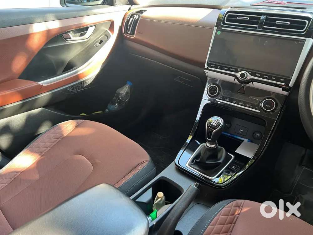 Hyundai Alcazar As Good As New ,doctor Driven .