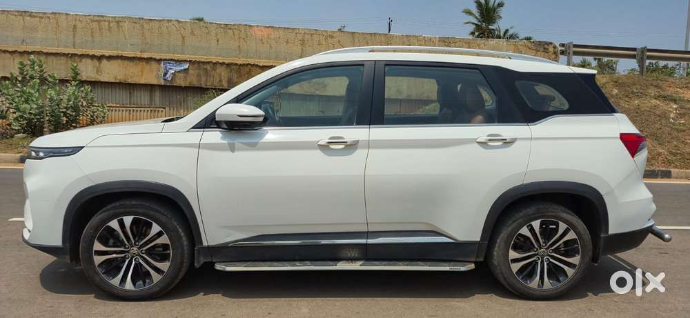 Mg Hector Plus Sharp Pro 1.5 Turbo Petrol Cvt 6 Str Dual Tone, 2023,..