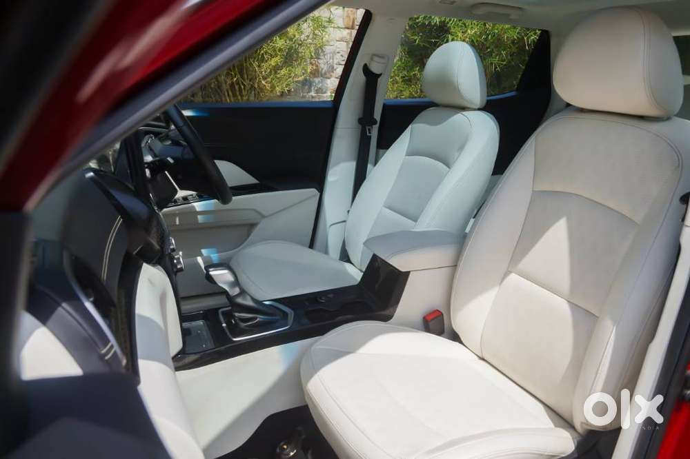 Mahindra Xuv 3xo Ax7l 1.2 Petrol At (pg), 2026, Petrol