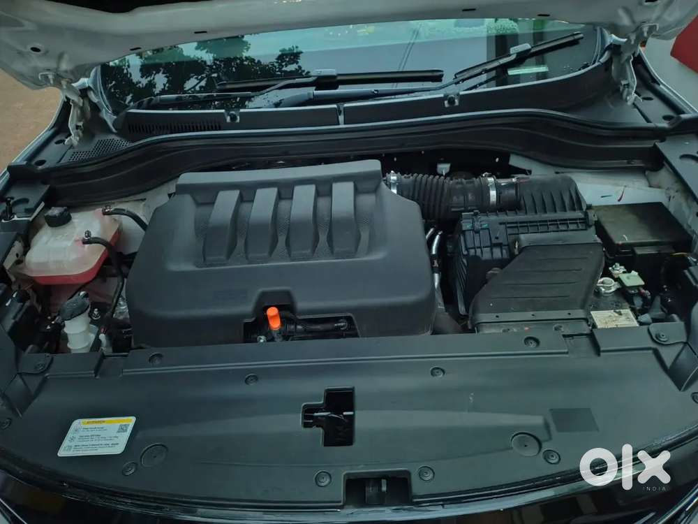 Mahindra Xuv700 Petrol 2025 First Owner