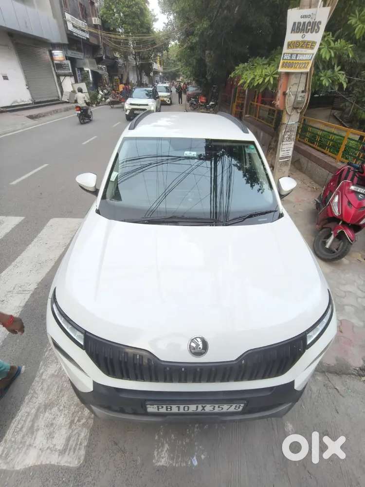 Škoda Kylaq Signature 1.0 Tsi Mt  March 2025  Single Owner  Candy W