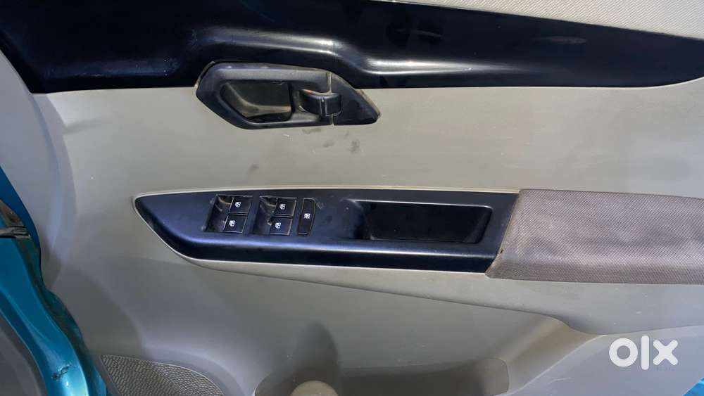 Mahindra Kuv 100 Mfalcon G80 K8, 2015, Petrol