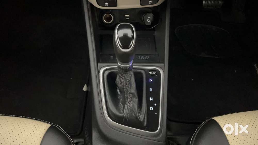 Hyundai Verna 1.5 Sx (o) Vtvt Ivt, 2022, Petrol